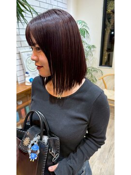 シフト(SHEEFT) 20代30代40代大人可愛いカシスレッドナチュラルストレートロブ