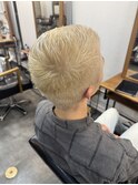 ベリーショート×ホワイトブロンド