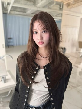 ベージュカラー×レイヤーカット