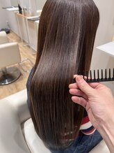 ４０代くらいからストレートがうまくかからない人が多いんじゃないかと思います。