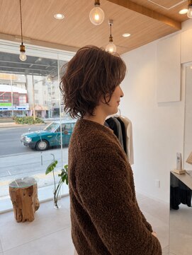 ウタリ(utari) 動きあるレイヤーボブ【難波 桜川/ジェルパーマ】
