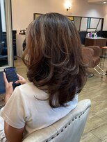 ラポール 蟹江(RAPPORT)&nbsp;【レイヤーカット】揺れる巻き髪風ハイライト似合わせ