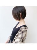 収まり◎ショートボブで抜け感!