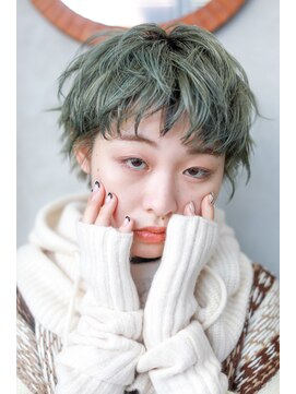 テトヘアー(teto hair) ベリーショート、ペールグリーン、ブリーチカラー、バラクラバ
