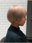 ミルクティーアッシュ大人ショートデザインカラーハイトーン