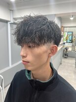 エモー(MoH) 外国人地毛風ゆるめパーマ／ツイスパスペインカール