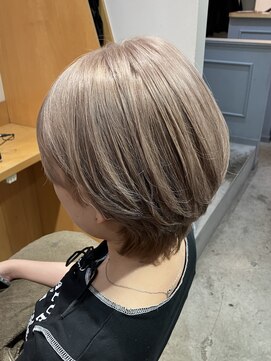 アンフィ 東京(Amphi) 【ケアブリーチでつくる!!ホワイトミルクティー♪】