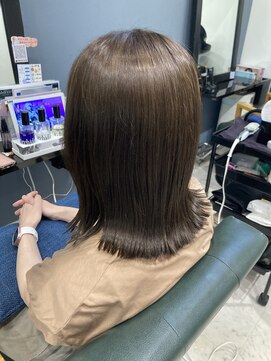 レナータ ヘア(Renata hair) ぱつっとロブ