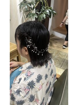 ブゾン(buZon) 【buZonブゾン】ねじりハーフアップ