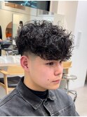 渋谷スペインカールメンズパーマフリンジカットフェードカット