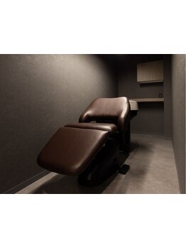 落ち着きのあるプライベート空間での施術、どうぞ安心して髪をおまかせくださいませ。