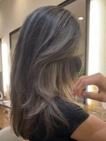 ゼウス(Zeus.)&nbsp;海外ヘアーハッシュカットレイヤーカット