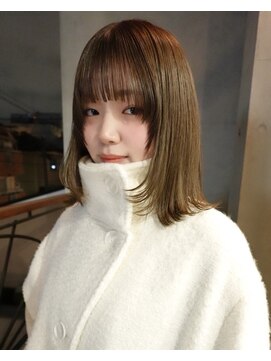 ソワ オモテサンドウ(SOIE OMOTESANDO) 透明感◎　olive beige