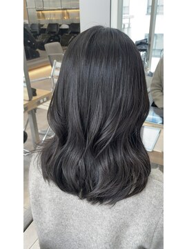 エラ(Ella) 韓国風レイヤーカット×艶髪