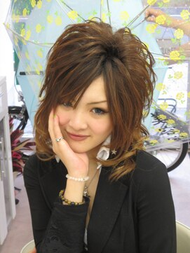 美容室イーナ(e na) ☆スジ盛り☆