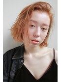 オレンジカラーのくせ毛風パッツンボブ！