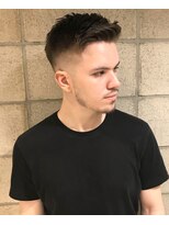 フランクスバーバー アンド ビアークラブ(FRANK'S BARBER and BEER CLUB)&nbsp;ショートレイヤーフェードカットくせ毛風パーマ