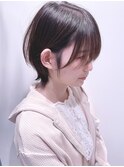 大人かわいい外ハネショートウルフサイドバング丸みショート