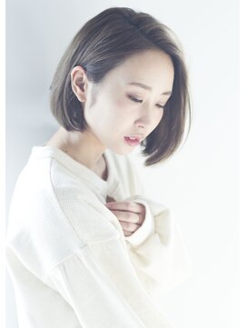 ソイルバイロミー(soil by ROMMY) シアーベージュ 小顔 暗髪 前下がり ボブ/横浜髪質改善