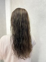 チーモ ハッピー ヘア メイク(CheeMo happy hair make) 女性らしいロングパーマスタイル