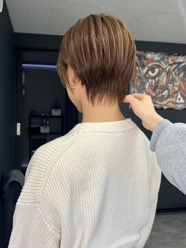 ウノ(Uno) 浜松 レイヤーショート ナチュラルスタイル
