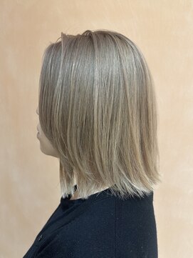 トリコ アヴェダ ららテラス北綾瀬(tricot AVEDA) 切りっぱなしボブ/外ハネボブ/ブリーチ/透明感カラー