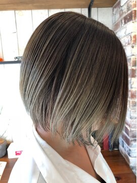 クアトロ(KUATRO) マットグリーン