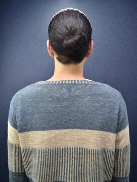 ヘアスタジオヘーフリヒ(HAIR STUDIO HoFLICH) ロン毛はいかに綺麗なロン毛でいられるか】