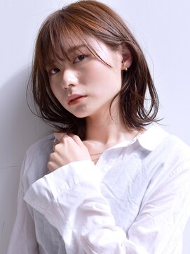 バロンフェム(baLon.fem) baLon.fem【yu-ma】大人レイヤーボブ 　アッシュベージュ