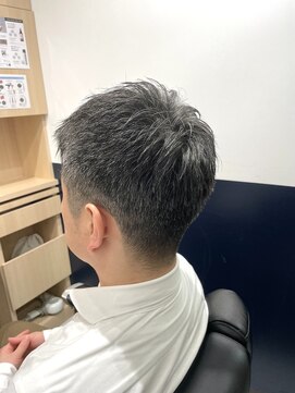 リバティシェアバーバー 銀座(LIBERTY SHARE BARBER) ビジネスショート〈銀座〉理容室