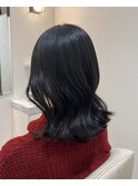 外巻きくびれミディアムヘア艶髪イヤリングカラー