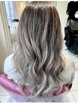 ヘアサロン ビビット 久宝寺店(VIVIT) 白髪ぼかしハイライト+グラデーションカラー
