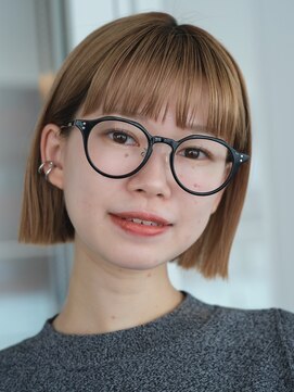 ガーデンヨコハマエスト(GARDEN YOKOHAMA est) 面長　ハイトーン　ミニウルフ　外ハネ　ボブ　レイヤー