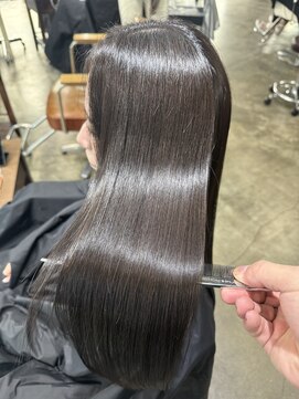 サロンドミルク 原宿(salon de MiLK) 【原宿/表参道/明治神宮前】乾かすだけでまとまる髪へ髪質改善