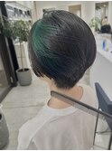 大人インナーカラーブロックカラーブルーグリーンショートボブ