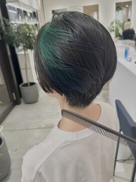 stair : case ginza7【ステアケース】 大人インナーカラーブロックカラーブルーグリーンショートボブ