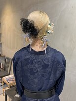 シー(Ciii)&nbsp;stylist イケダ>> アシメツインアレンジ