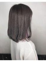 オーストヘアー リュウール(Aust hair Lueur)&nbsp;グレージュ、極細ハイライト＋インナーカラー
