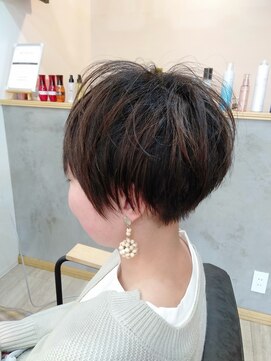 ヘアアンドスパ メロウ(hair and spa mellow) 首細見えベリーショート