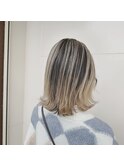 ホワイトベージュ系×外国人風バレイヤージュ