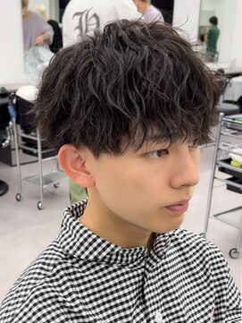 リップス 栄(LIPPS) ツイストスパイラルパーマ波巻きツイスパ無造作ツーブロック