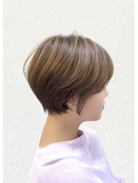 ファン(fun) 明るめふんわりショート
