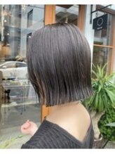 【徹底したカウンセリング】カットやカラーリングの説明