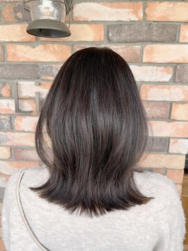 リエート(Lieto) ゆるカール 外ハネミディ