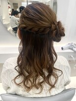 【新宿駅/新宿三丁目/ヘアアレンジ/ハーフアップお団子】