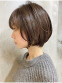横浜西口大人ショートボブインナーカラー丸みレイヤーくびれ