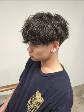 ニアウ 伊勢崎連取店(Niau) 刈り上げショートマッシュ波巻きツイストスパイラルパーマ