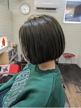 経験豊富なスタイリストが髪質やクセを見極めながら施術◎お客様一人一人のお悩みやご希望に寄り添います。