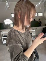 アンドルトワ(and Lutowa)&nbsp;グレージュカラー