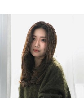 ピエスプリヴェ(PIECE PRIVE) レイヤーカット/顔周りレイヤー/グレージュカラー/透明感カラー